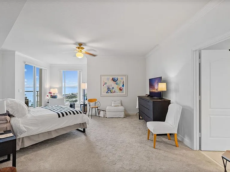 100 Beach Dr NE #1501 — Photo 36