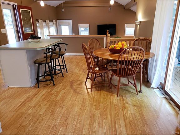4th image of 3752 Fairview Dr