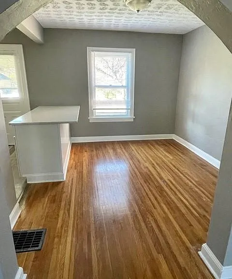1689 Glenn Ave — Photo 4
