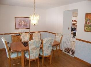 3904 Live Oak Rd, Crystal Lake, IL 60012