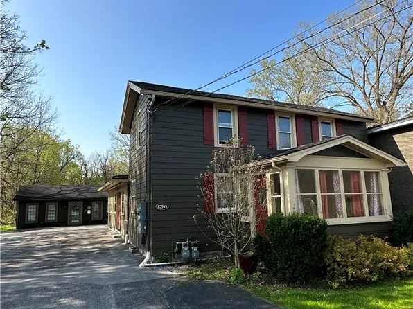 10593 Main St, Clarence, NY 14031