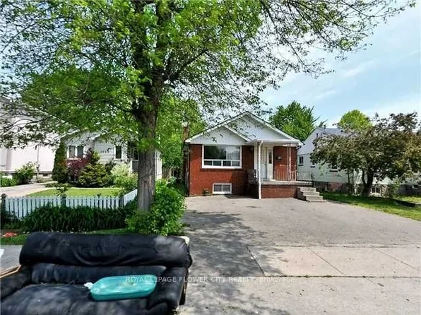 1041 Cawthra Rd, Mississauga, ON L5G 4K4