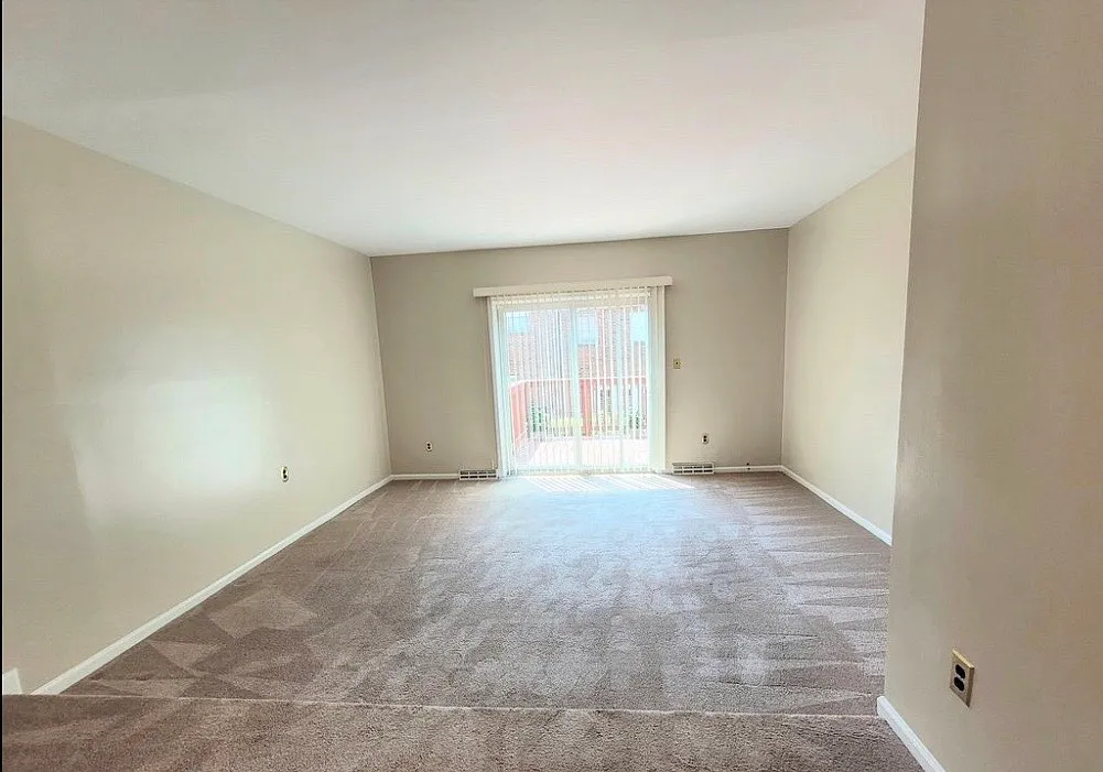 2 bed, 1.5 bath, $2,000 — Photo 4