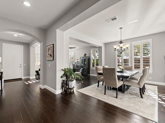 4th image of 34258 Northhaven Dr