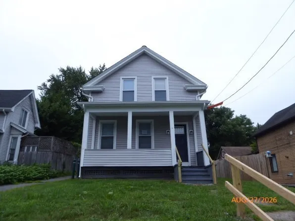 24 Pendleton Ave, Chicopee, MA 01020