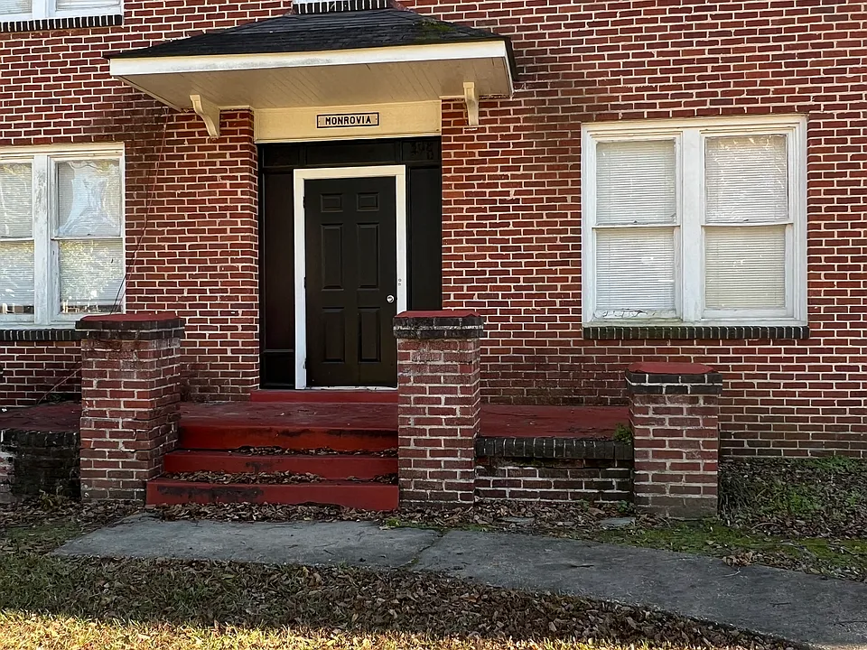 310 Rochelle Ave #310