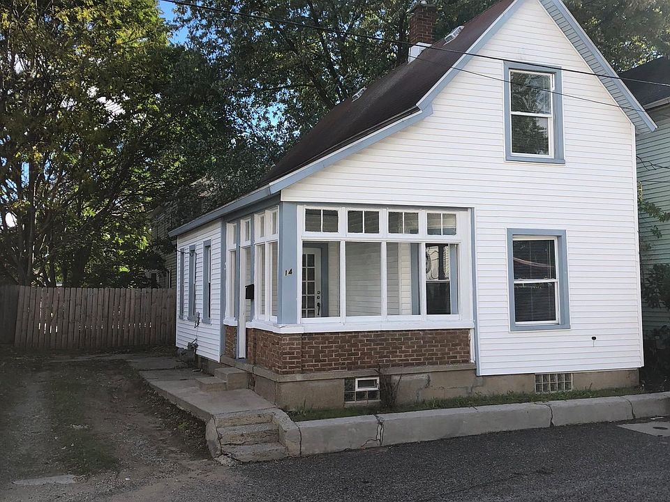 1st image of 14 Vandenberg Pl SE