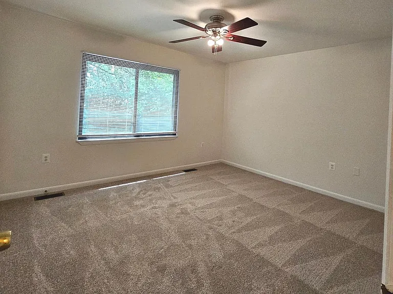 1108 N Rockingham St — Photo 23