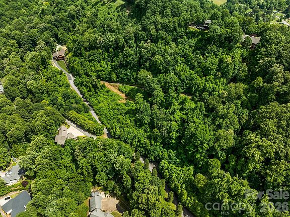5th image of 36 Fern Brook Dr