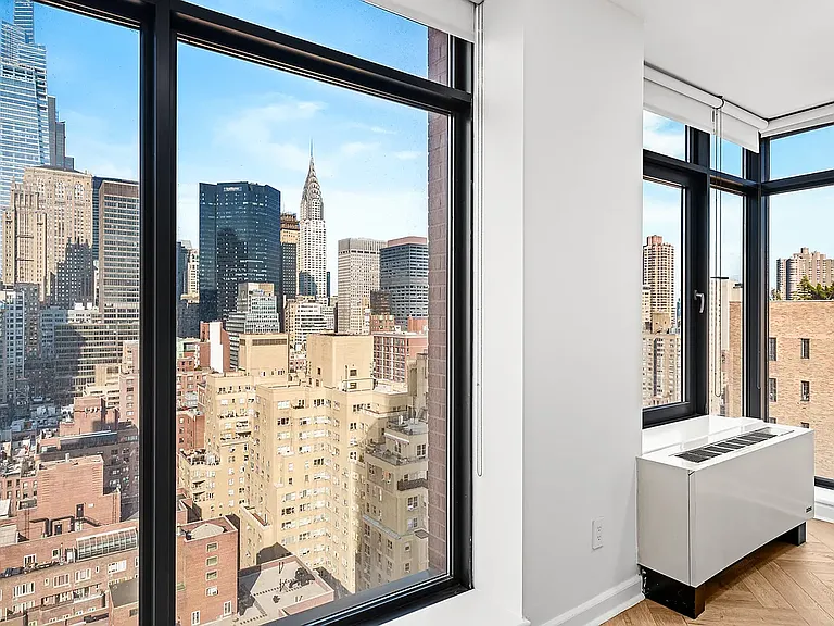 49 E 34th St #18C — Photo 3