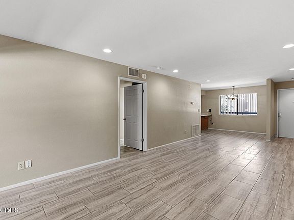 4th image of 12212 N PARADISE VILLAGE Parkway S #206