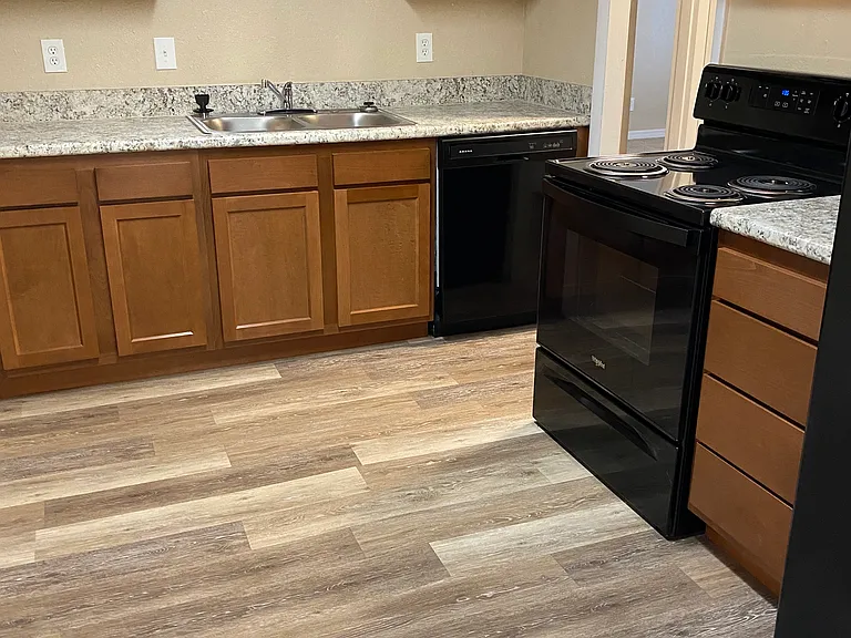 Hidden Pines Apartments — Photo 6