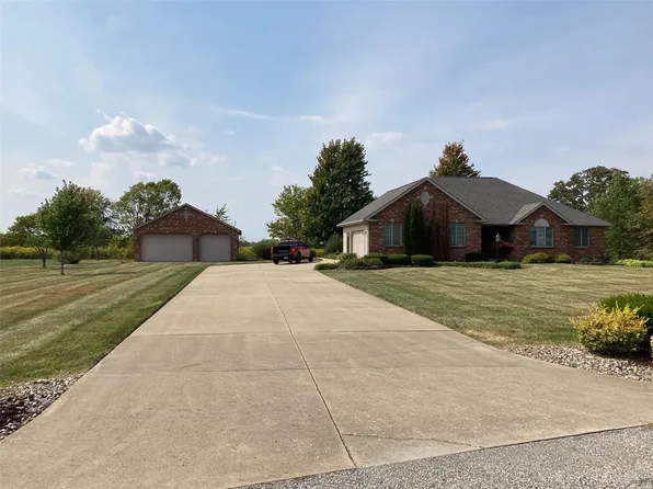 21 Deer Run E, Pocahontas, IL 62275
