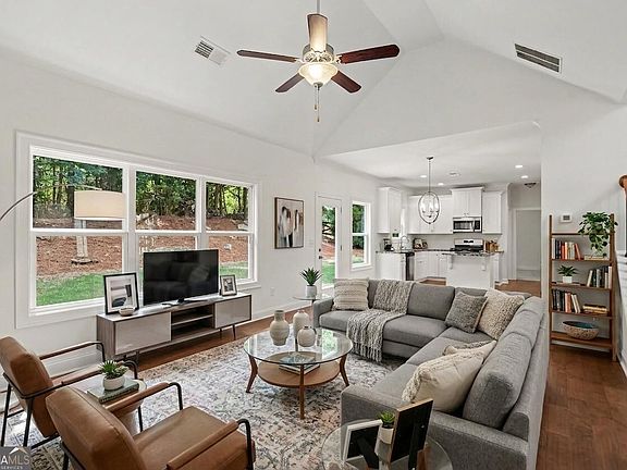 5th image of 22 Azalea Lakes Dr