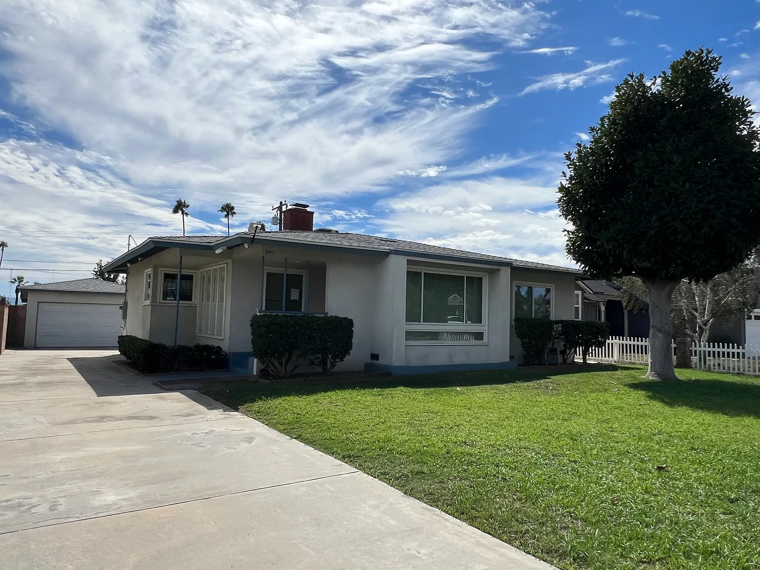 3 bed, 1315 sqft, $3,380 — Photo 2