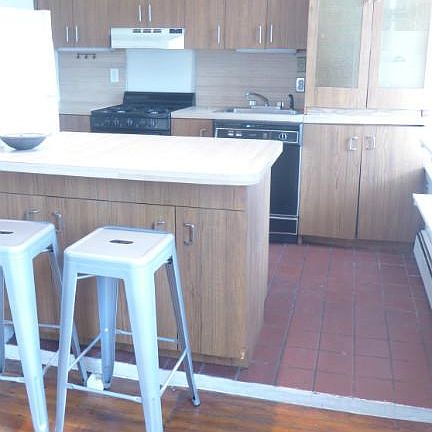 5th image of 133 Smith St #1