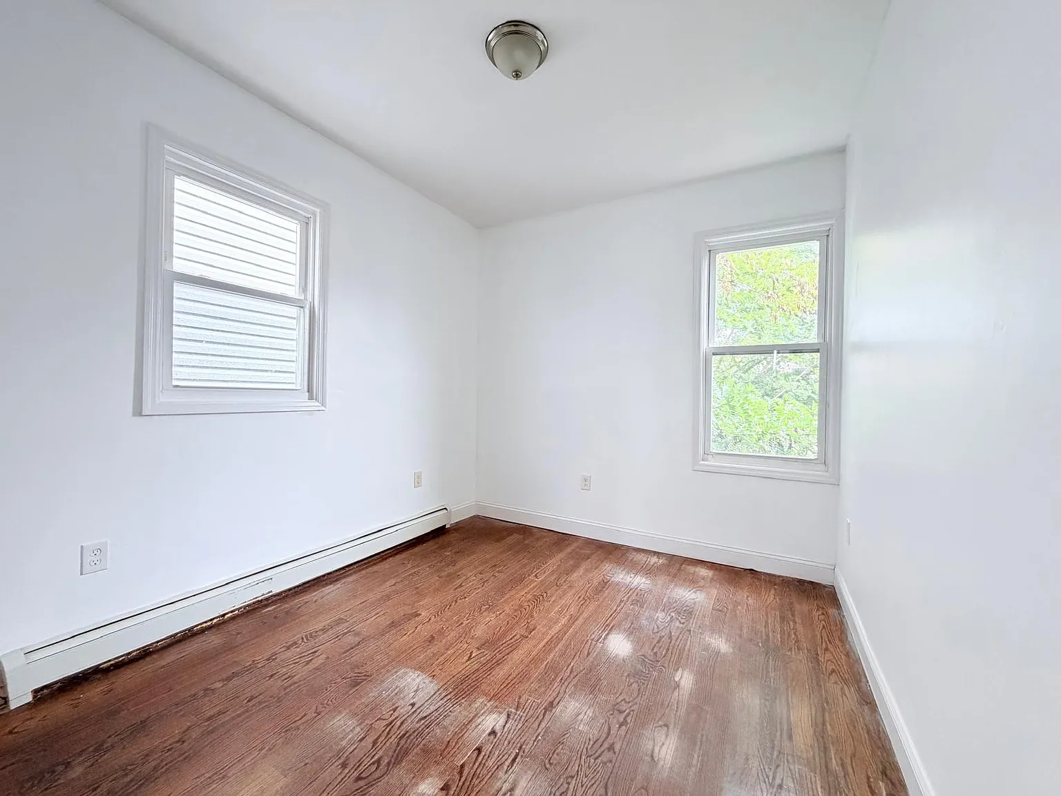 48 Gates Ave — Photo 3