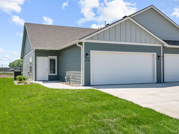 2726 Tim Rogers Ln, Salina, KS 67401