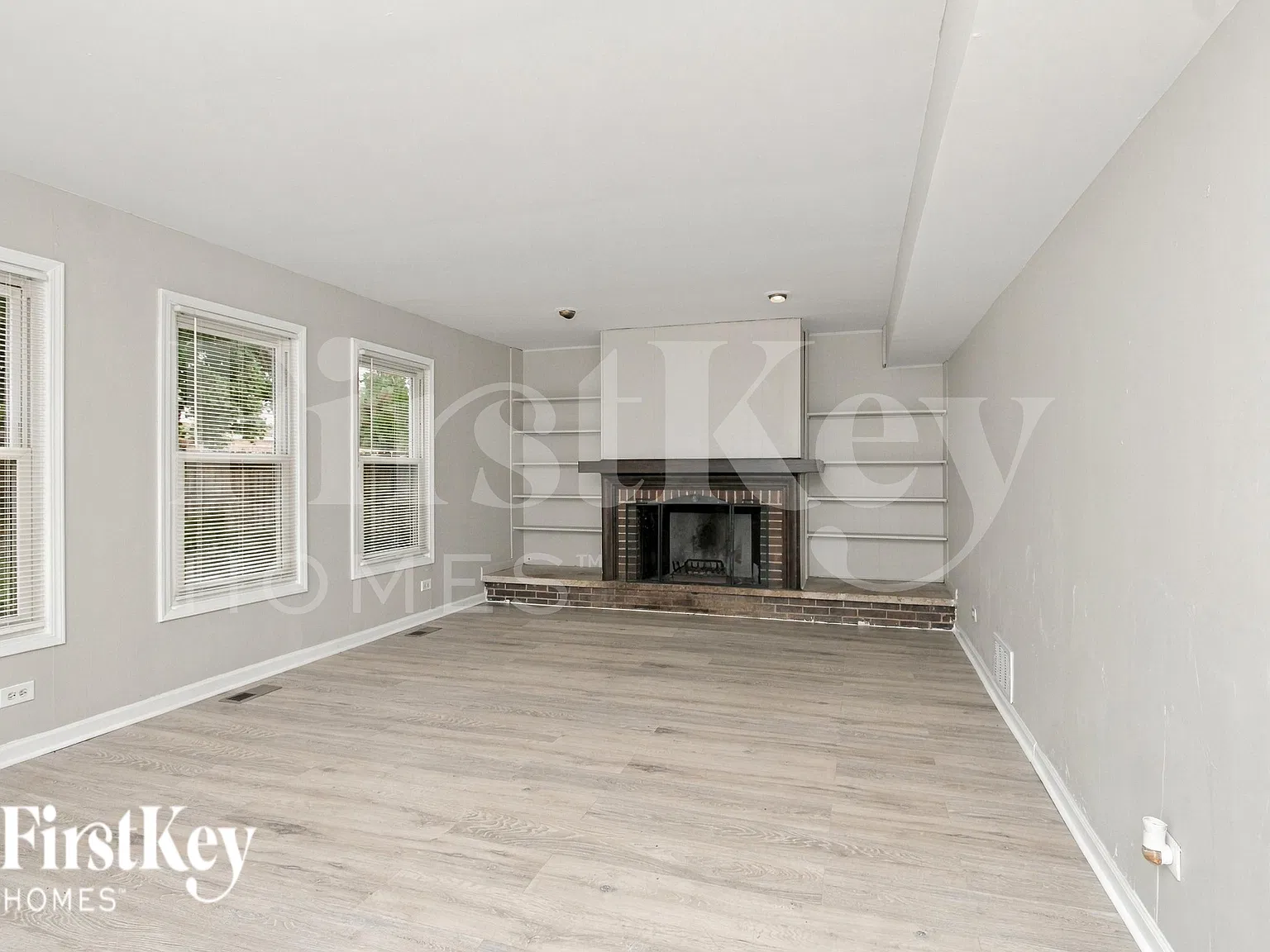 4 bed, 2.0 bath, 2500 sqft, $2,755 — Photo 3