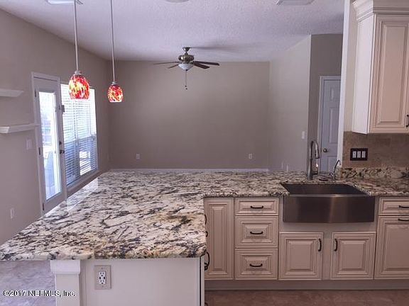 4th image of 14822 REEF Drive W