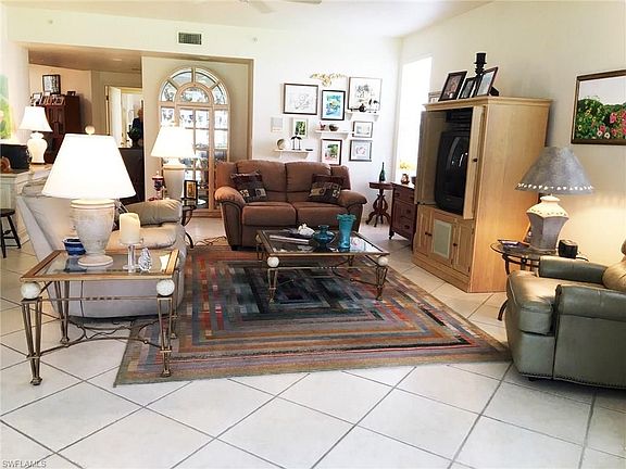 4th image of 750 Waterford Dr Unit 243