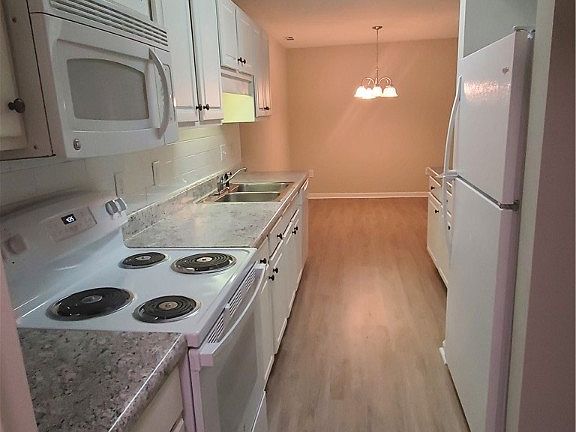 4th image of 509 Meadowland Ct APT 2