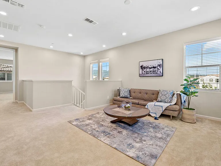 734 Carver Pl — Photo 9