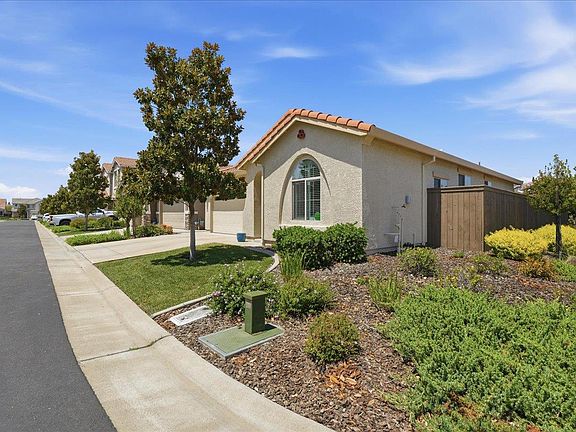 2nd image of 4412 Bonneville Cir