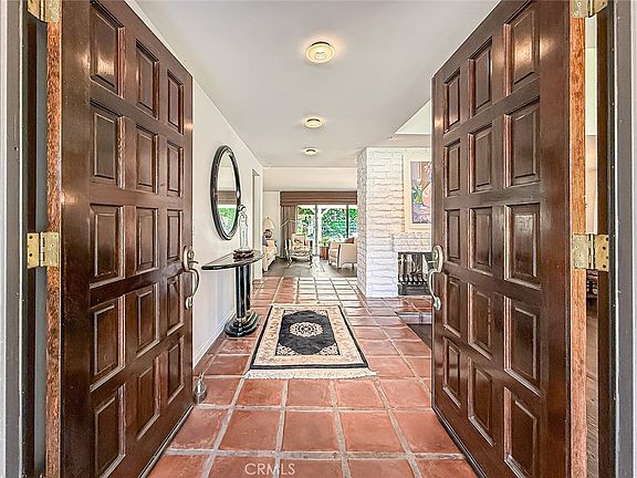 5th image of 933 Ranch House Rd