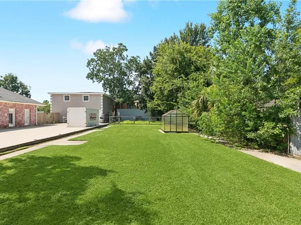 718 N Claiborne St, Chalmette, LA 70043