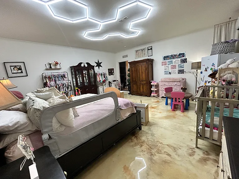 1703 W Aztec Dr — Photo 10