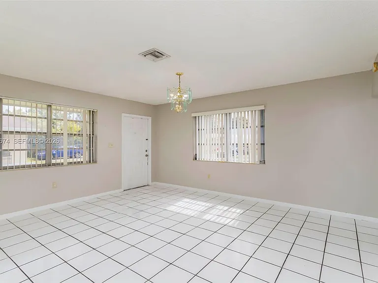 6331 Pierce St #1 — Photo 9