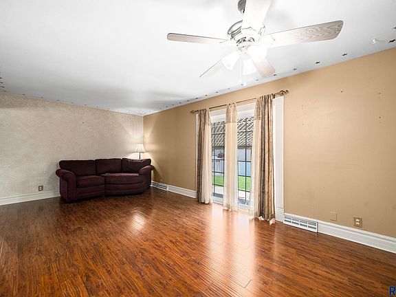 4th image of 833 E Pam Rd