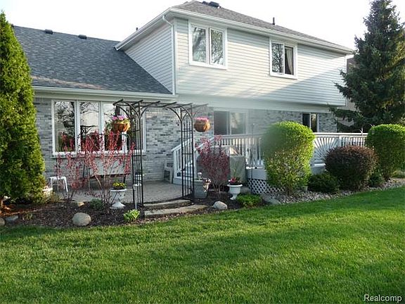 2nd image of 12831 Cobblestone Dr