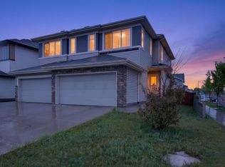 1404 25th Ave NW, Edmonton, AB T6T 2E2