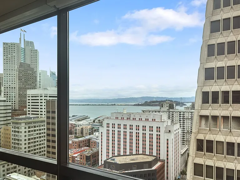 611 Washington St #2305 — Photo 1