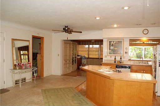 5th image of 1836 Beverly Cir N