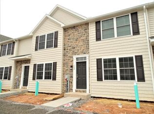 140 Cedarwood Dr, Denver, PA 17517