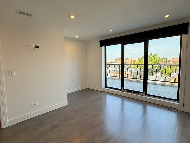 719 N Elizabeth St #3N — Photo 16