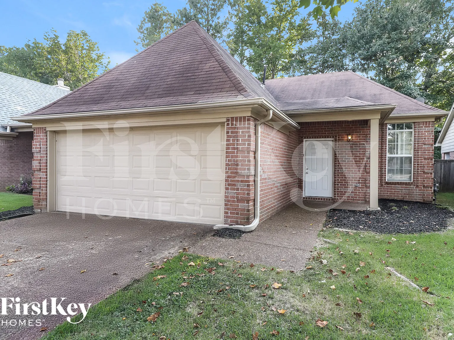 3 bed, 2.0 bath, 1298 sqft, $1,590 — Photo 2