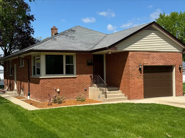 289 Chestnut St, Antioch, IL 60002