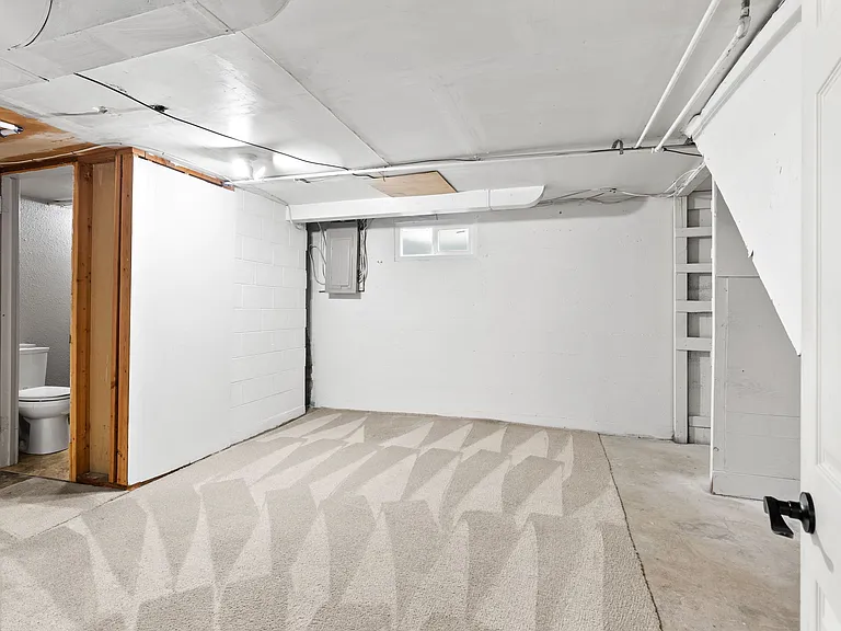 2112 E 10th Ave — Photo 11