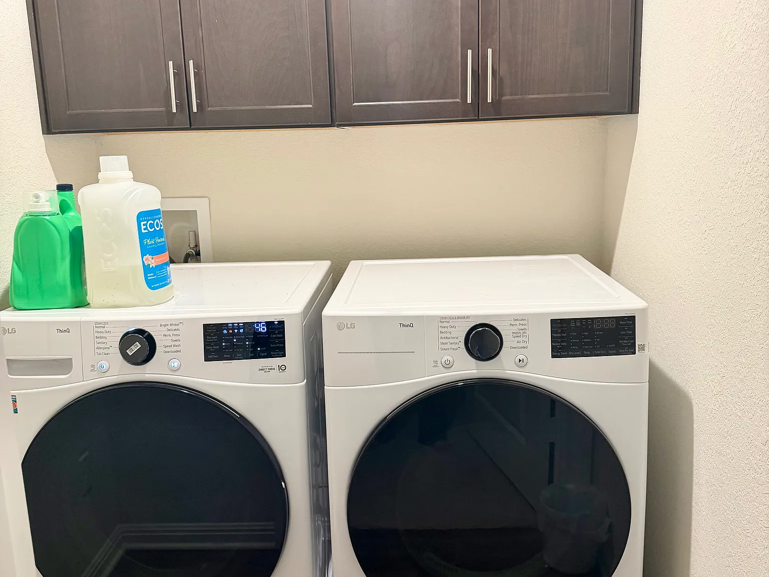 5 bed, 2080 sqft, $2,400 — Photo 4