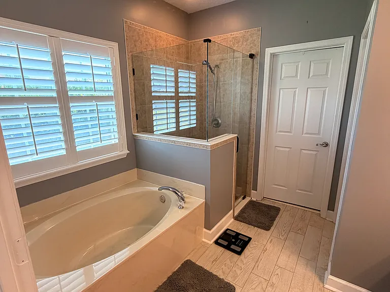 6408 Lavenhorn Ct — Photo 13