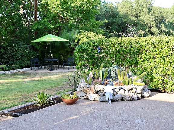 2nd image of 8706 Balcones Club Dr
