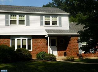 30 Weathervane Rd, Aston, PA 19014