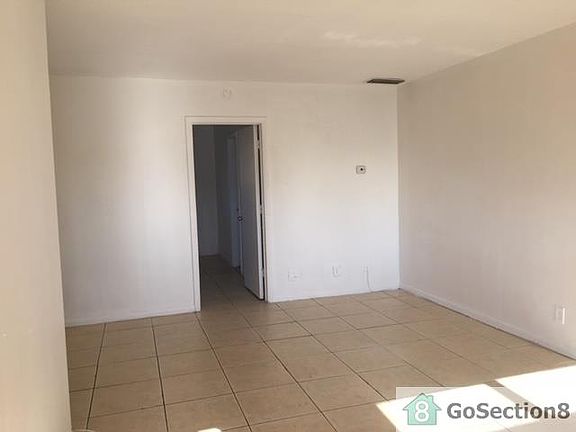 4th image of 3321 NE 1st Ave