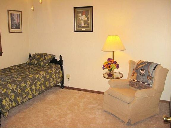 Mstr Bedroom's Sitting Rm