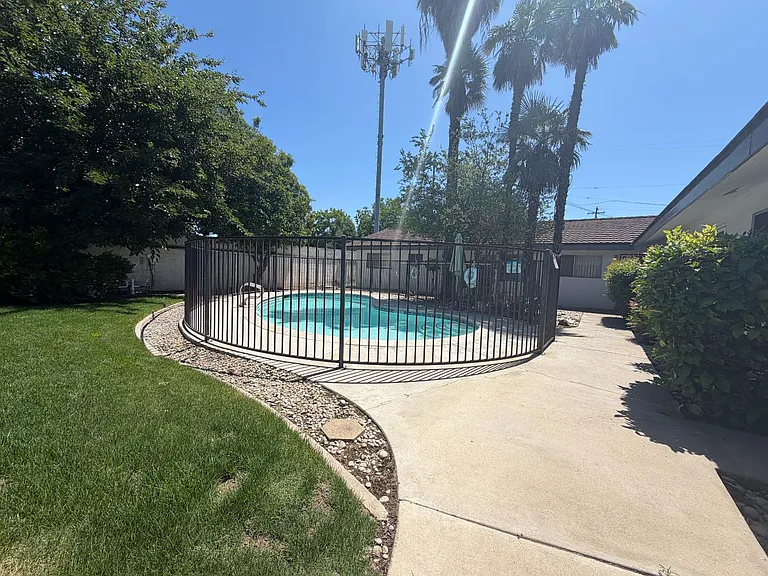 1538 E Austin Way — Photo 18