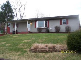 365 Fair Acres Dr NE, Lancaster, OH